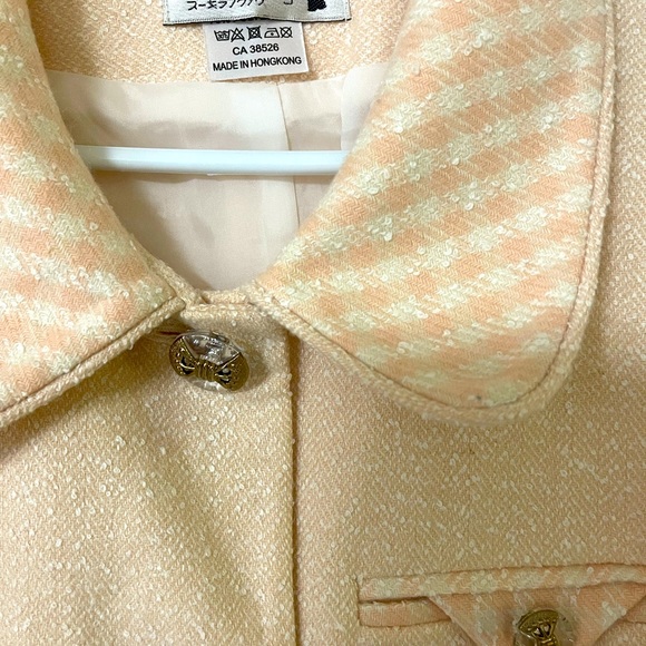 Woman vest jacket. - Picture 2 of 2